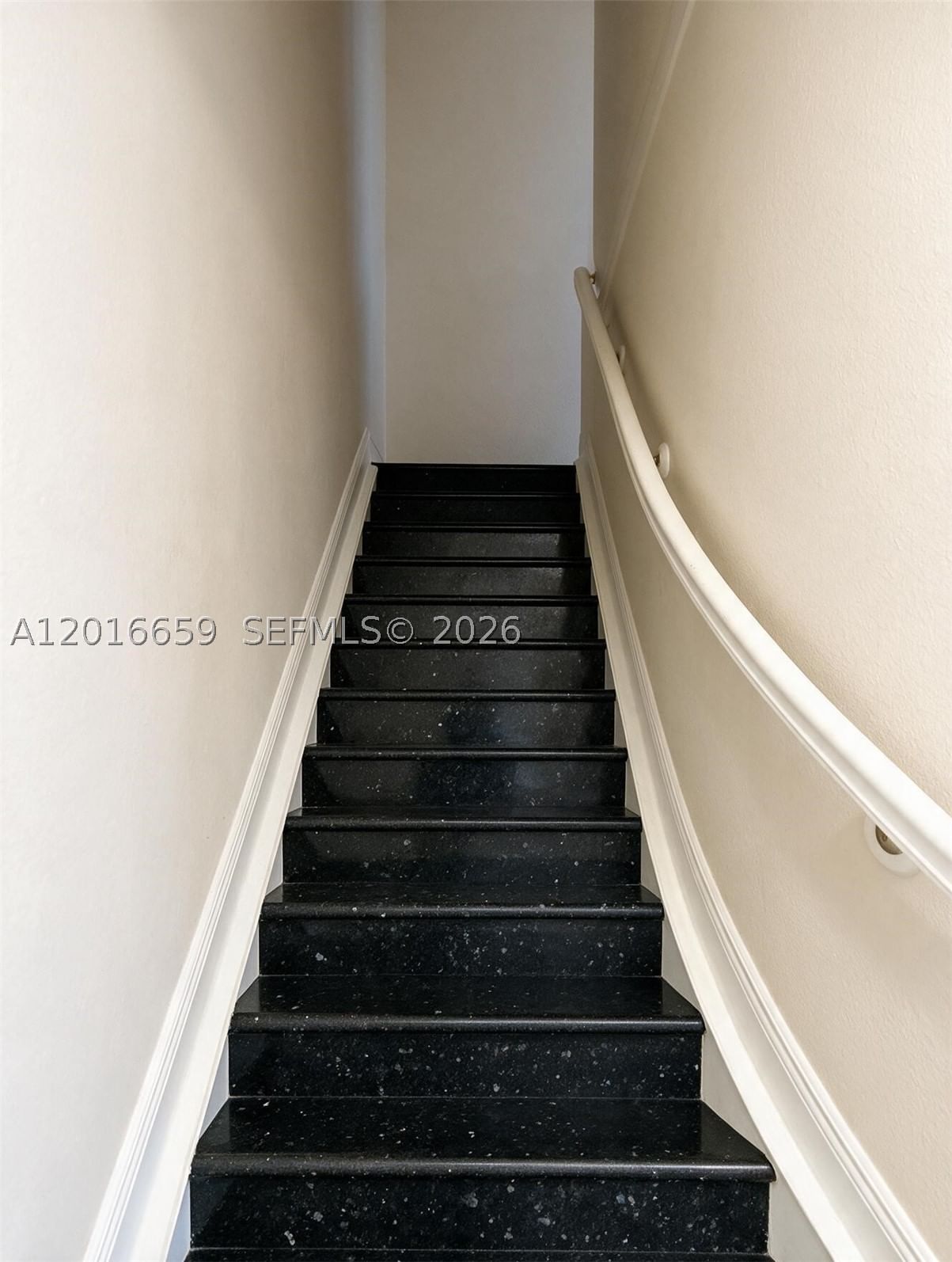 Real estate property located at 9845 86th Ter, Miami-dade, Doral Breeze, Doral, FL