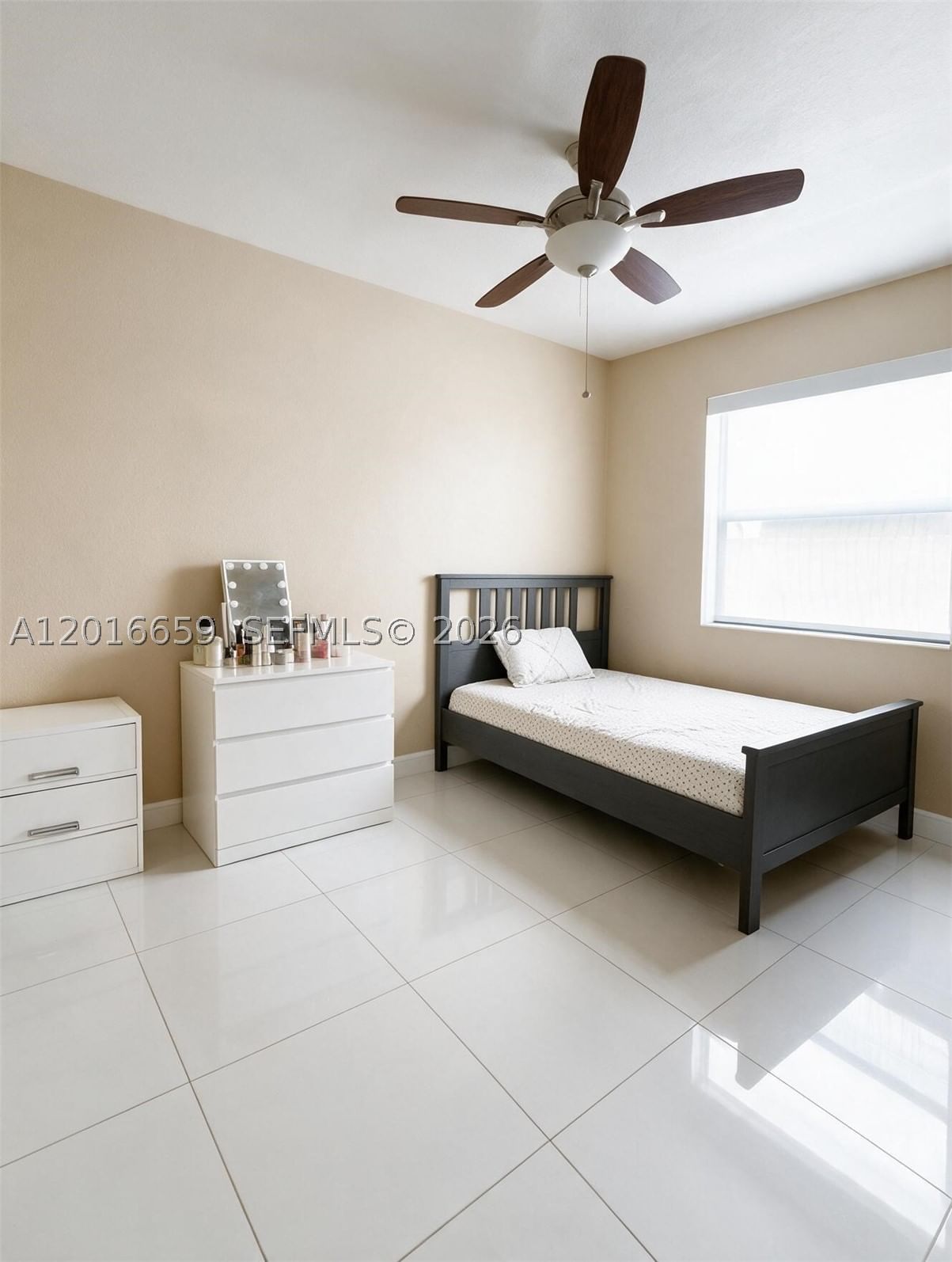 Real estate property located at 9845 86th Ter, Miami-dade, Doral Breeze, Doral, FL