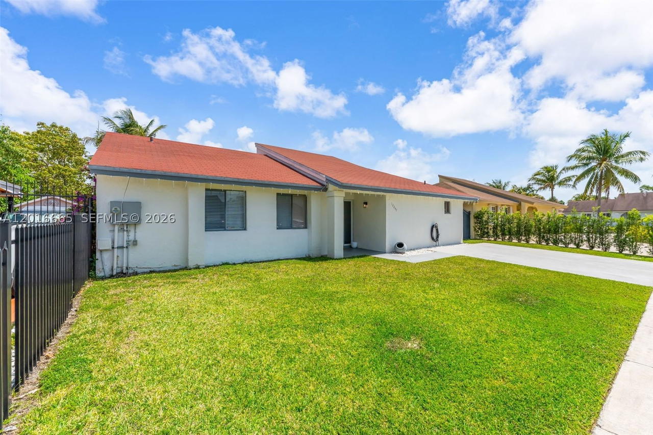 Real estate property located at 12247 203rd St, Miami-dade, Oak Park Sec 6, Miami, FL