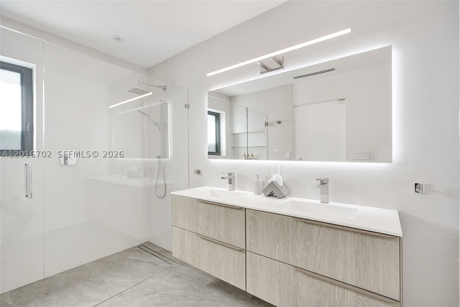Real estate property located at 19694 24th Ave, Miami-dade, Skyknoll Estates Replat, Miami, FL