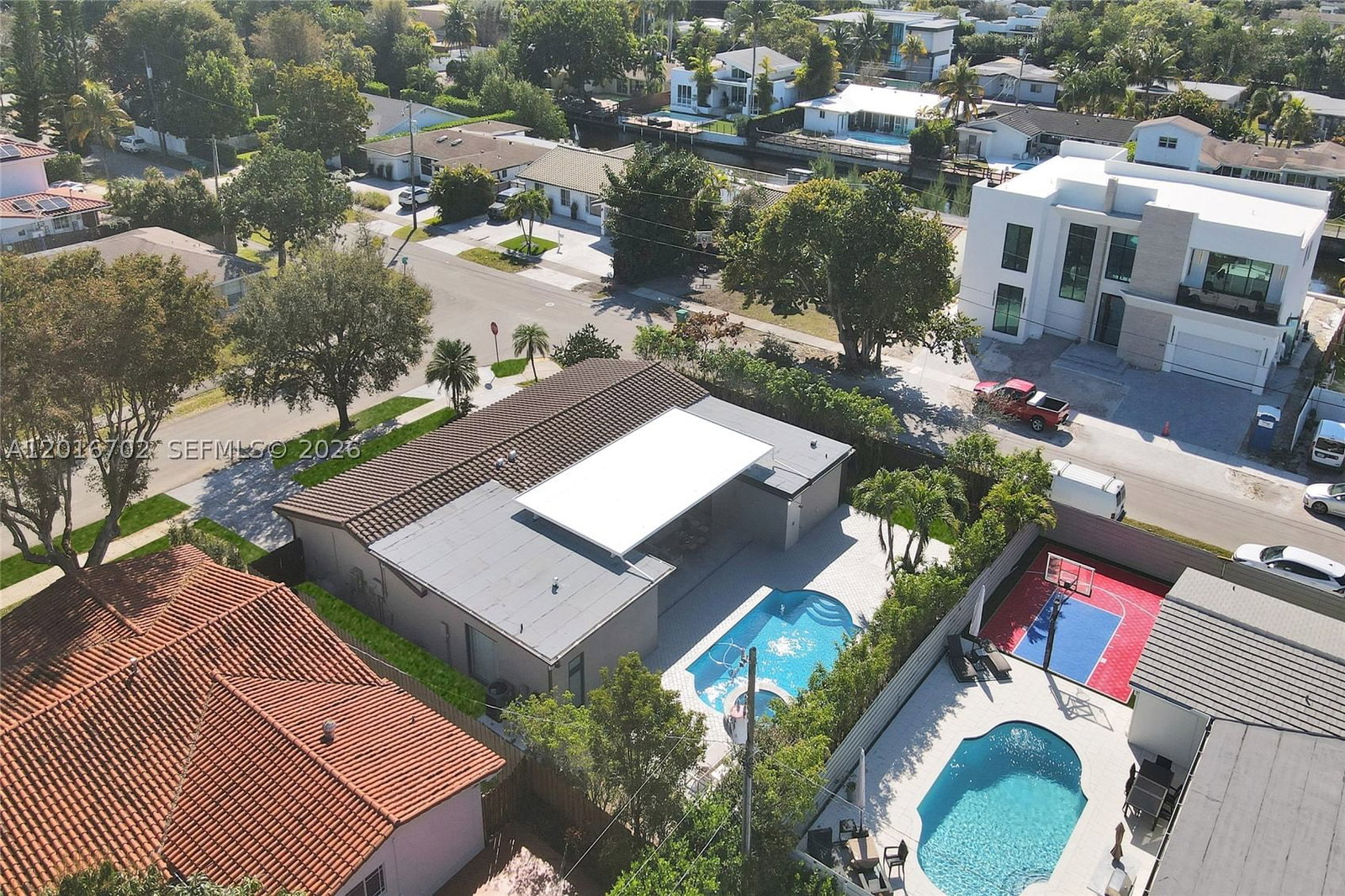 Real estate property located at 19694 24th Ave, Miami-dade, Skyknoll Estates Replat, Miami, FL