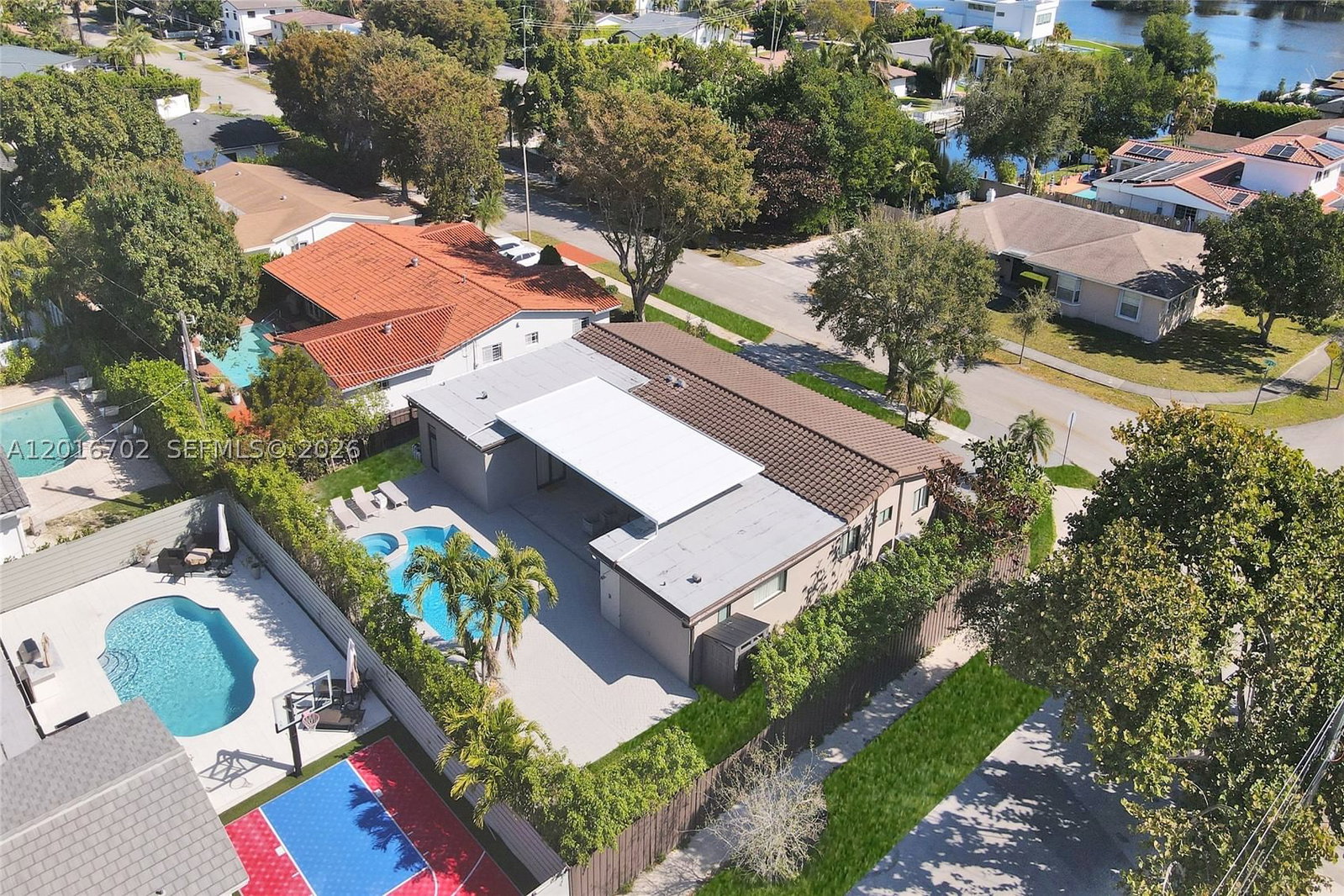 Real estate property located at 19694 24th Ave, Miami-dade, Skyknoll Estates Replat, Miami, FL