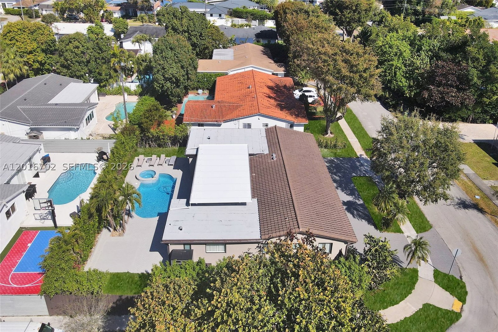 Real estate property located at 19694 24th Ave, Miami-dade, Skyknoll Estates Replat, Miami, FL