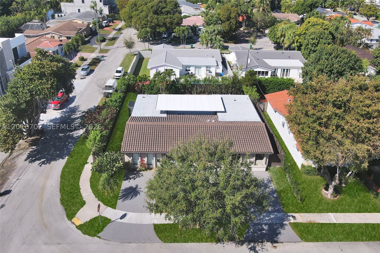 Real estate property located at 19694 24th Ave, Miami-dade, Skyknoll Estates Replat, Miami, FL