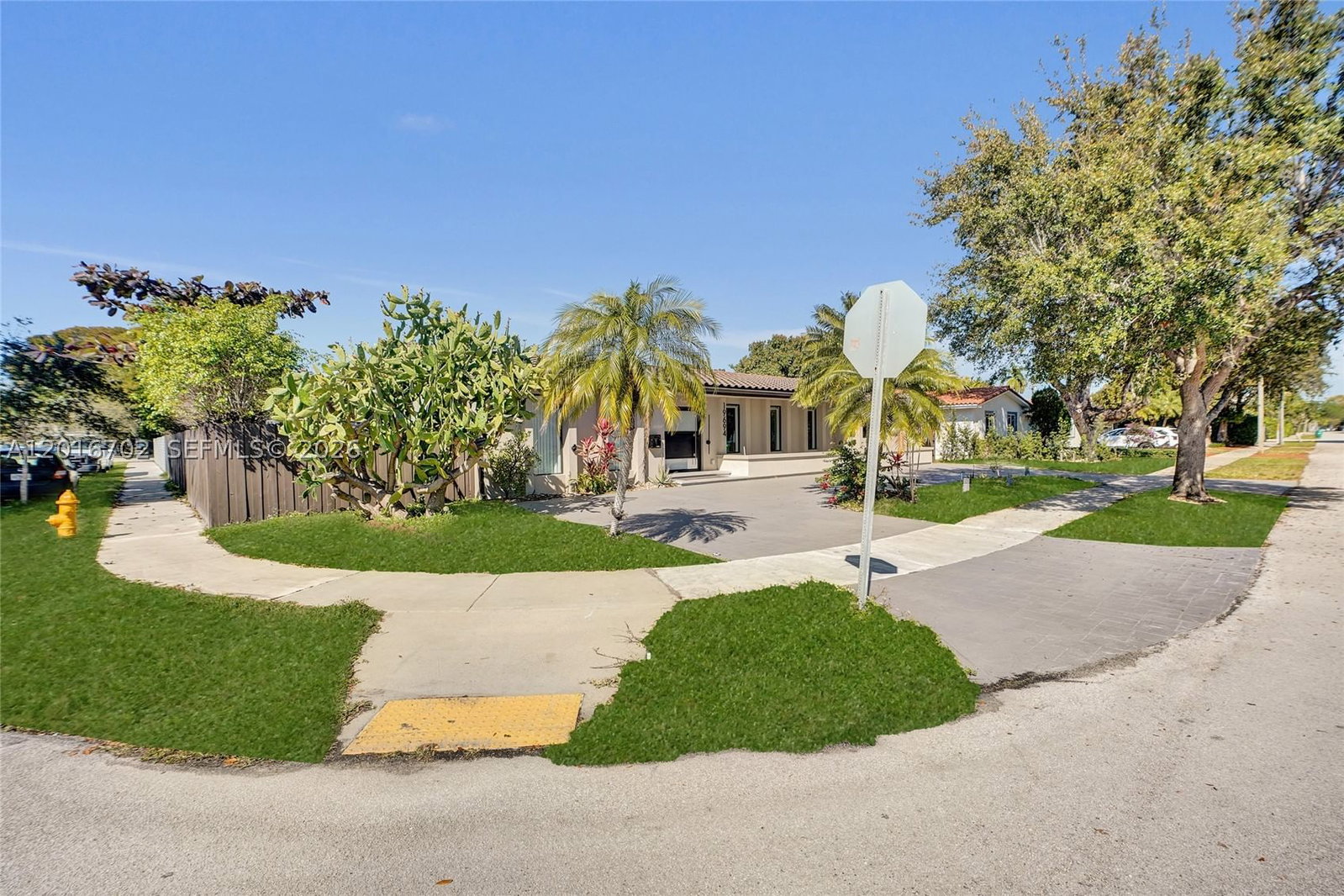 Real estate property located at 19694 24th Ave, Miami-dade, Skyknoll Estates Replat, Miami, FL