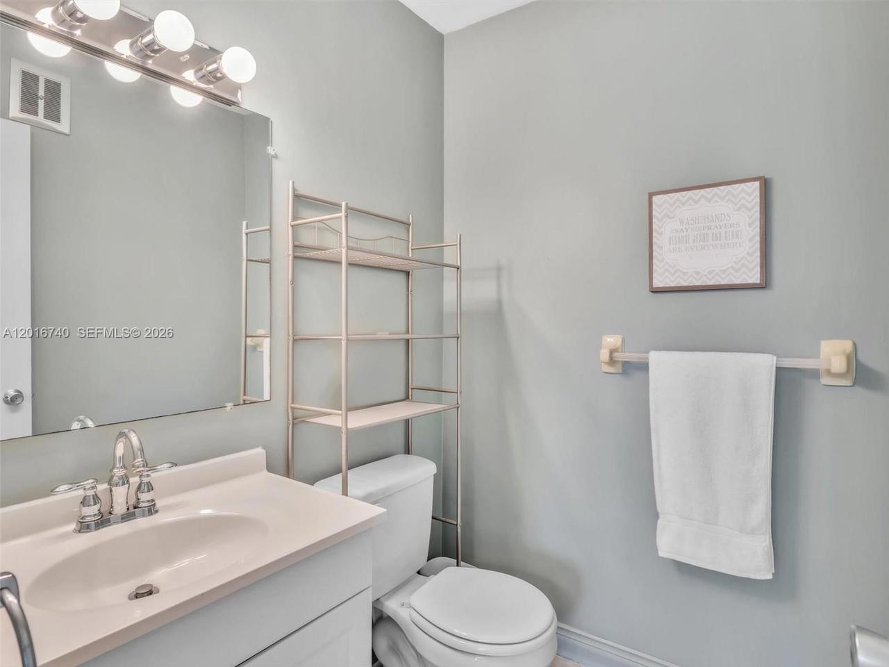 Real estate property located at 5300 Washington St J216, Broward, Beverly Hills Condo Numbe, Hollywood, FL