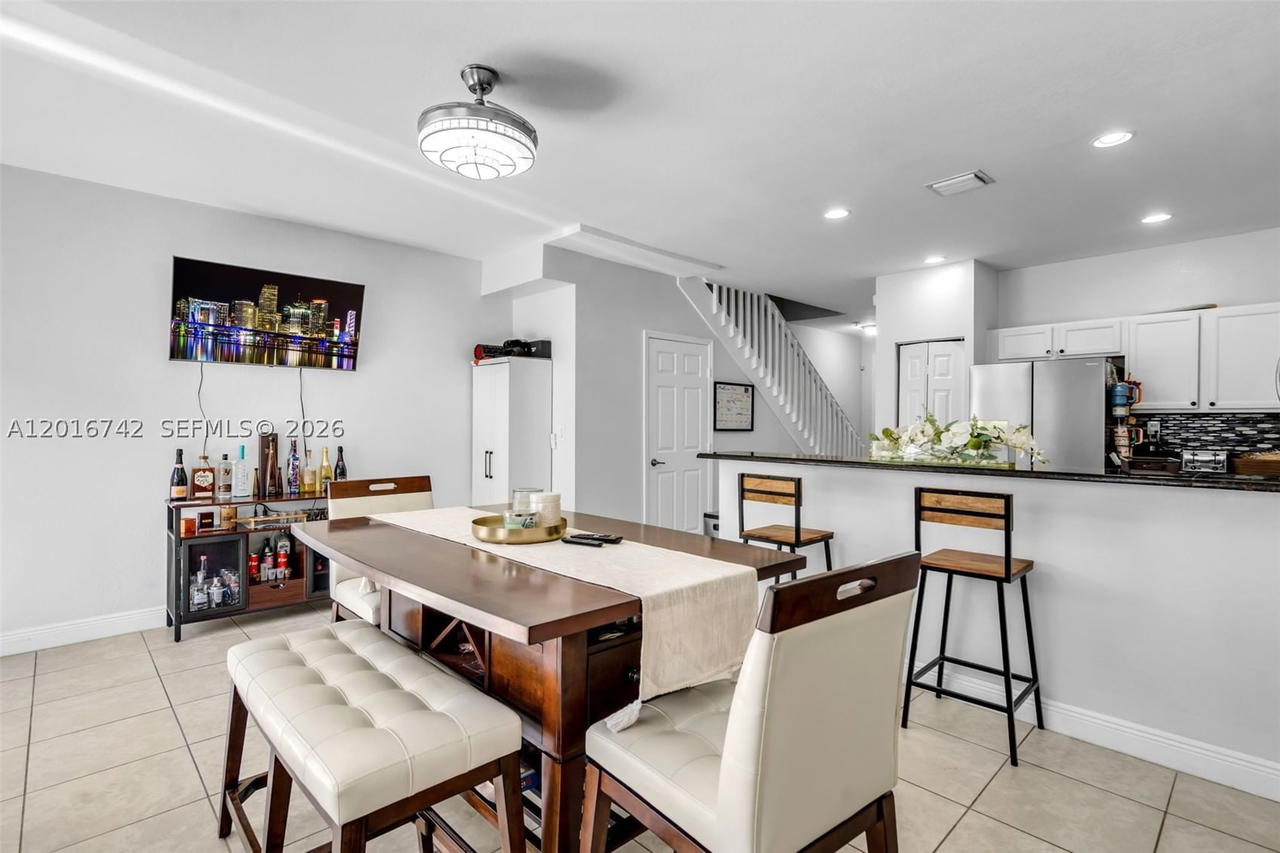 Real estate property located at 8936 35th Ln, Miami-dade, Bellagio Villas, Hialeah, FL