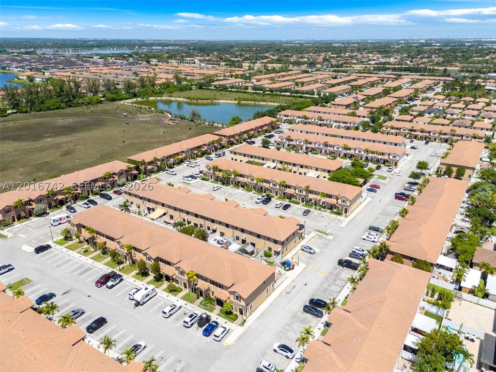 Real estate property located at 8936 35th Ln, Miami-dade, Bellagio Villas, Hialeah, FL