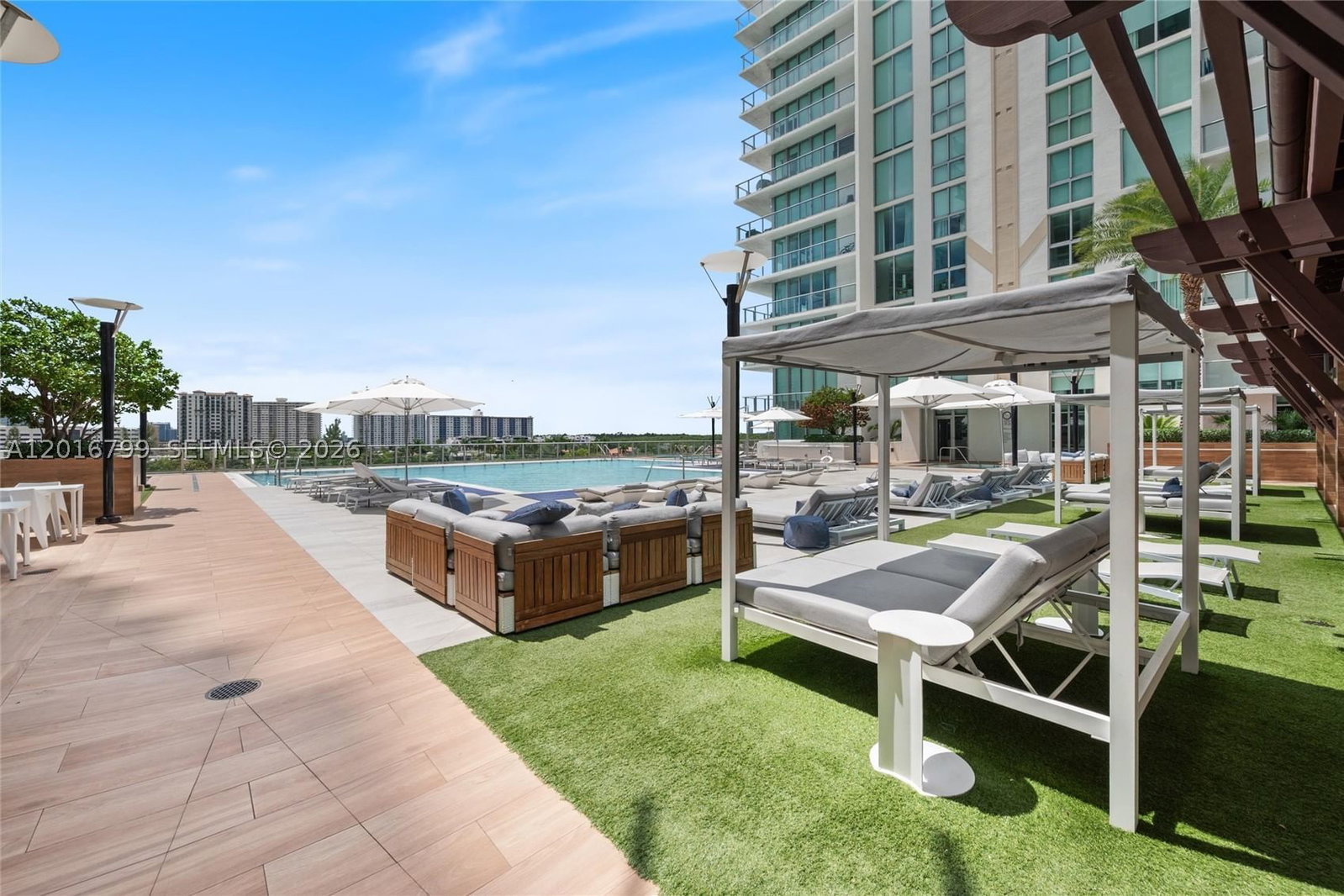Real estate property located at 300 Sunny Isles Blvd #4-1501, Miami-dade, Parque Towers Condo, Sunny Isles Beach, FL