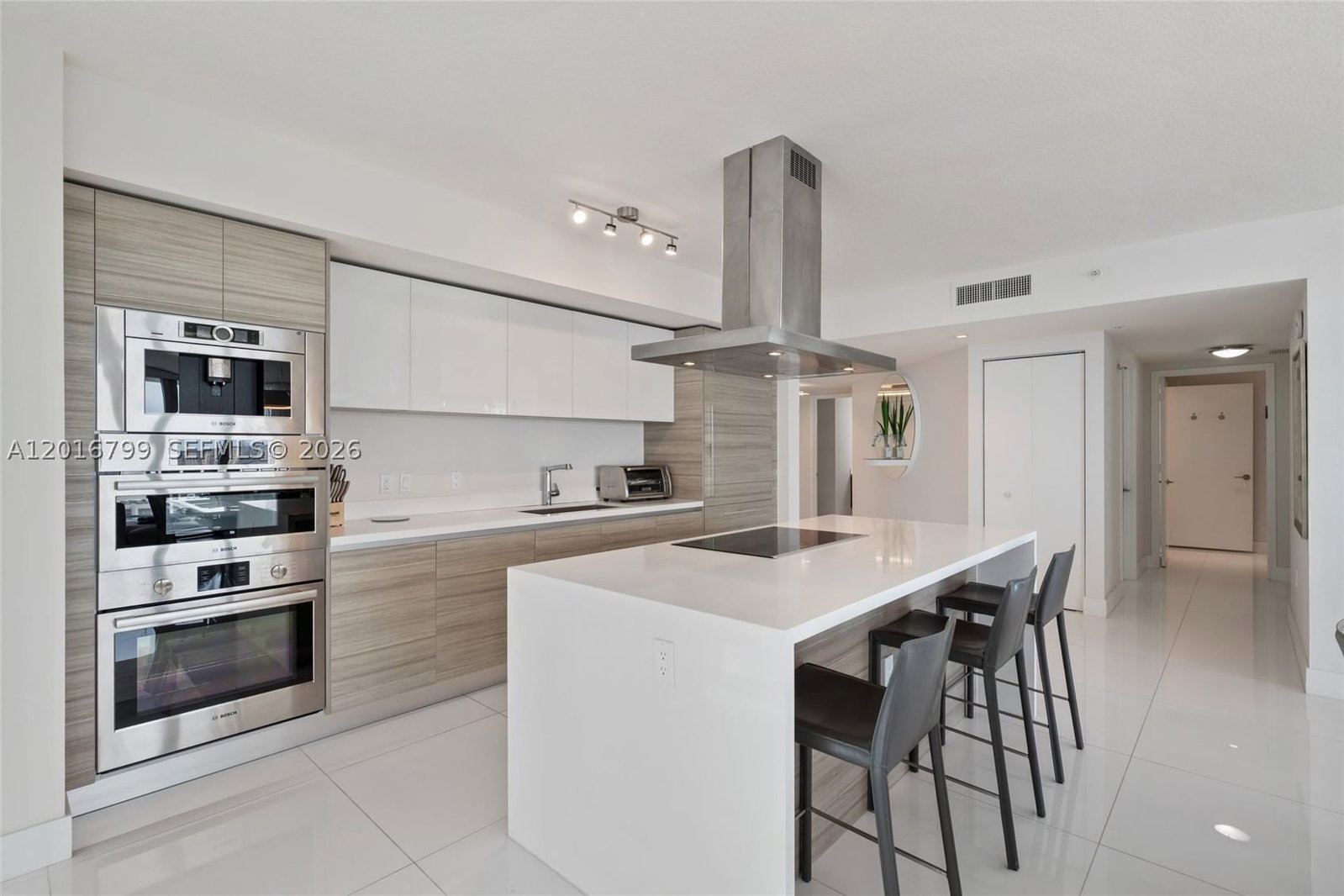 Real estate property located at 300 Sunny Isles Blvd #4-1501, Miami-dade, Parque Towers Condo, Sunny Isles Beach, FL
