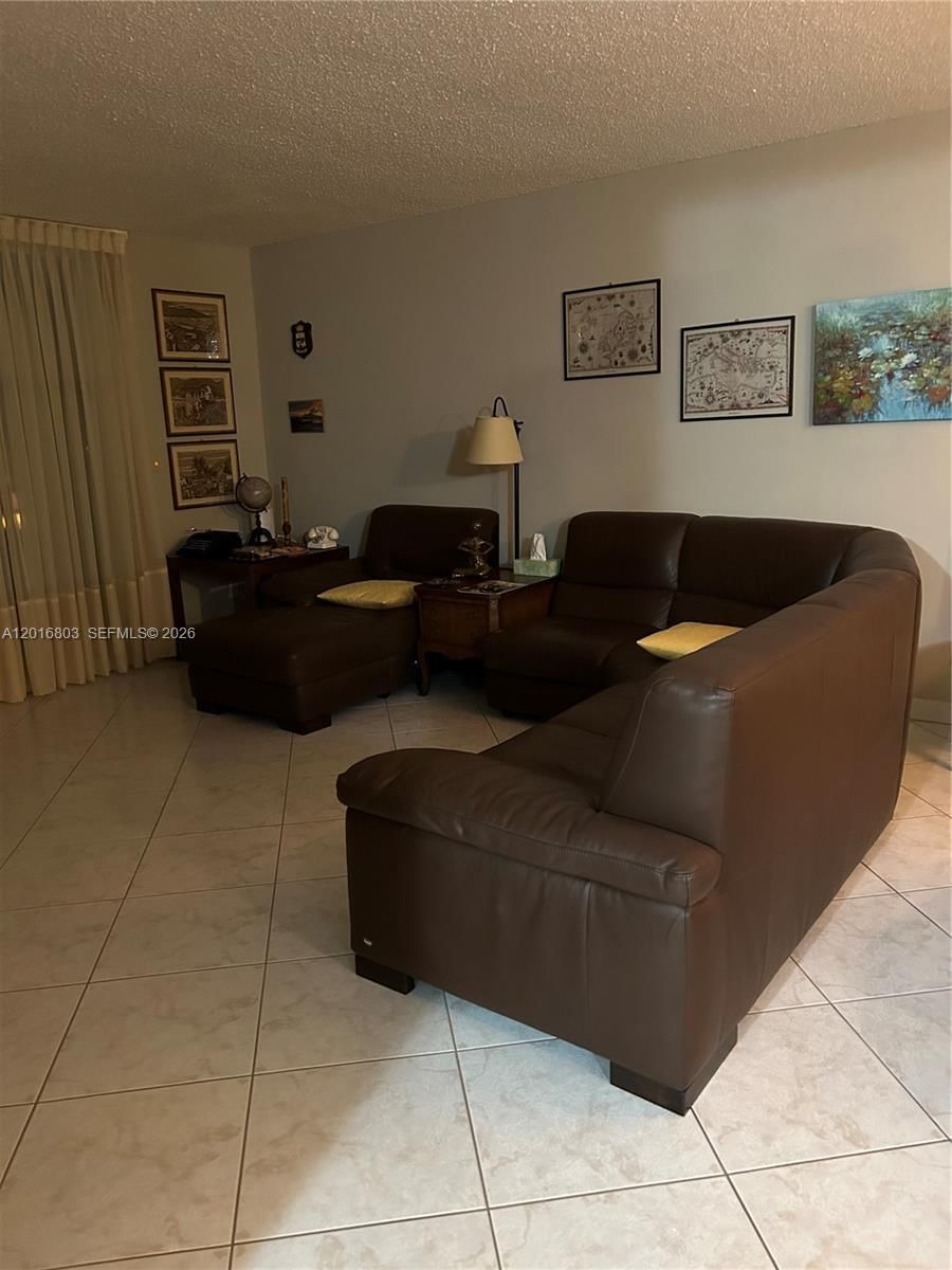 Real estate property located at 1601 Ocean Dr #605, Broward, Cambridge Towers Condo, Hollywood, FL
