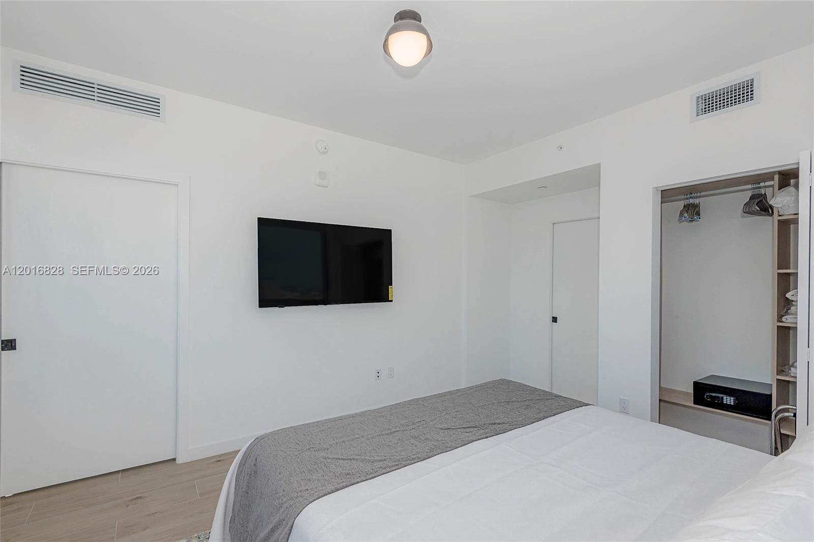 Real estate property located at 225 Miami Ave #2801, Miami-dade, District 225 Condo, Miami, FL