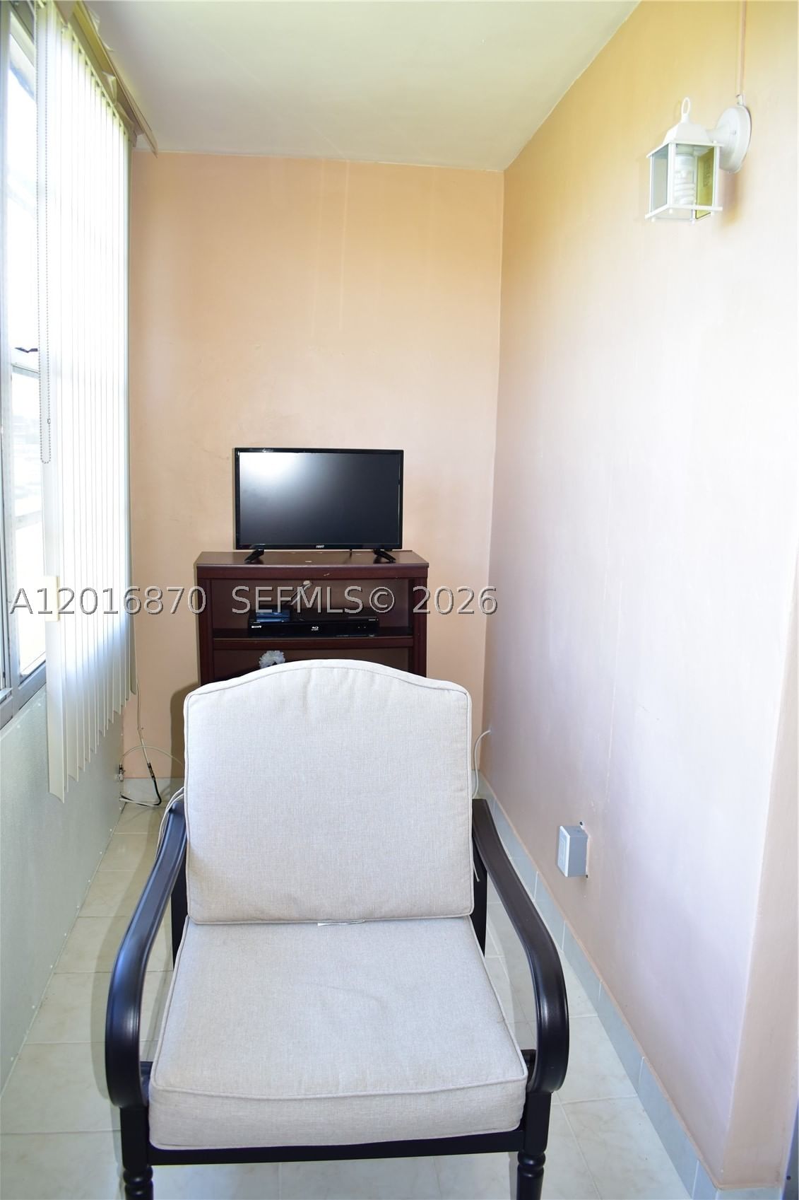 Real estate property located at 8851 Sunrise Lakes Blvd #207, Broward, Sunrise Lakes 76 Condo, Sunrise, FL