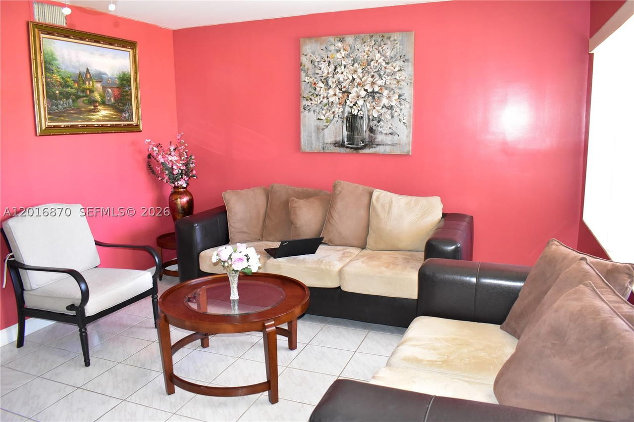 Real estate property located at 8851 Sunrise Lakes Blvd #207, Broward, Sunrise Lakes 76 Condo, Sunrise, FL