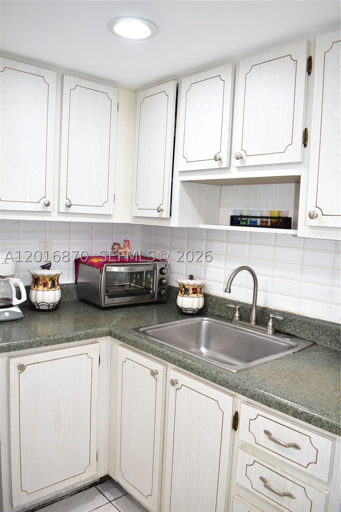 Real estate property located at 8851 Sunrise Lakes Blvd #207, Broward, Sunrise Lakes 76 Condo, Sunrise, FL