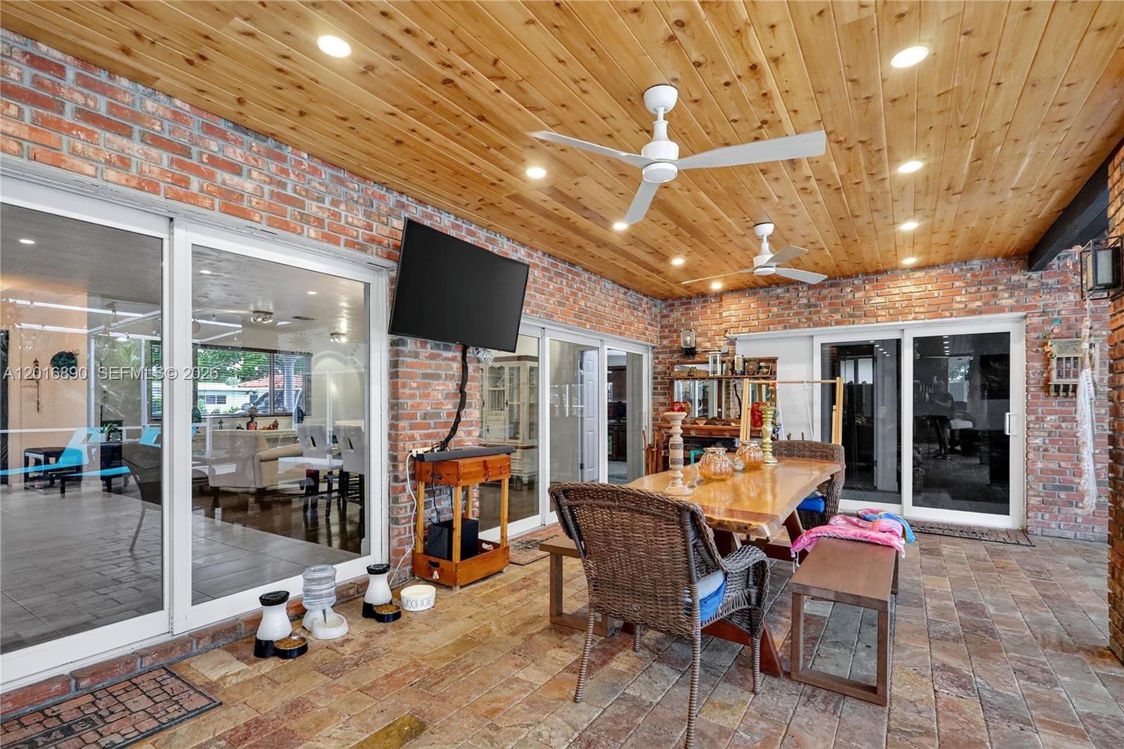 Real estate property located at 19901 21st Ave, Miami-dade, Highland Oaks, Miami, FL