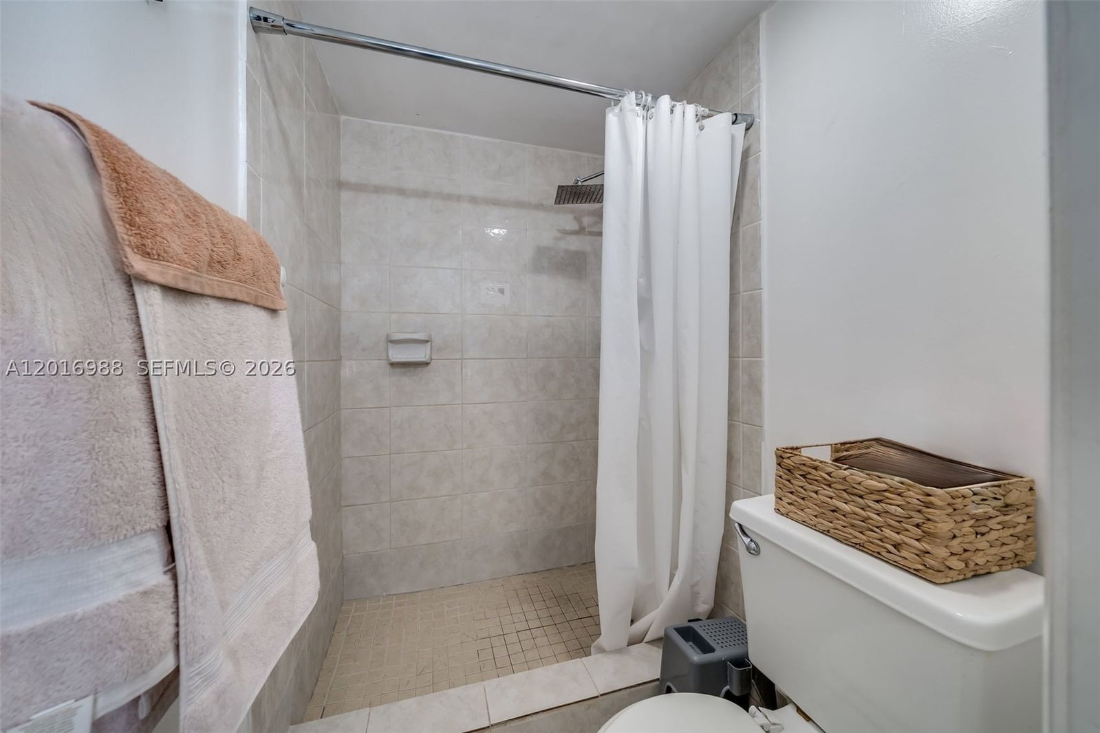 Real estate property located at , Miami-dade, Segovia Condo, Miami, FL