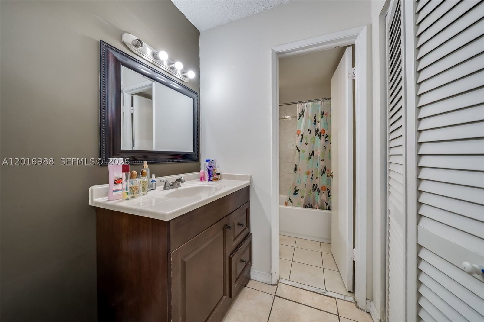 Real estate property located at , Miami-dade, Segovia Condo, Miami, FL