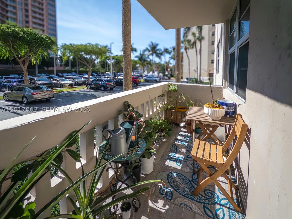 Real estate property located at 90 Edgewater Dr #114, Miami-dade, Gables Waterway Towers Co, Coral Gables, FL