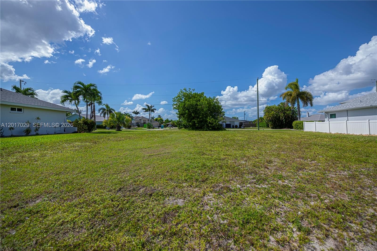 Real estate property located at 3725 SE 13th Ave, Lee, Cape Coral, Cape Coral, FL