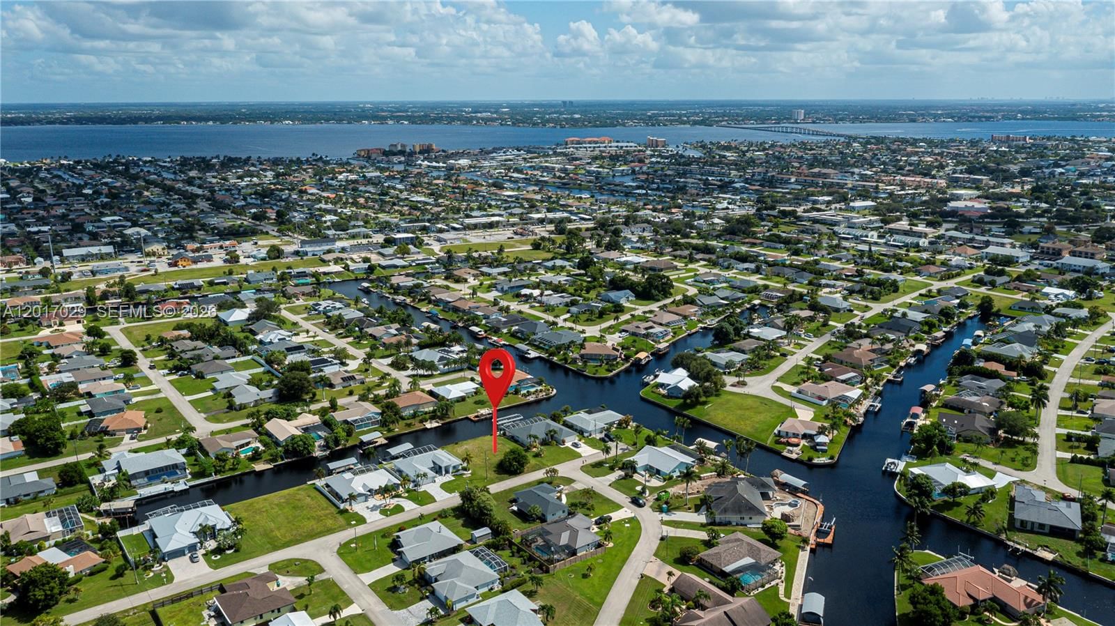 Real estate property located at 3725 SE 13th Ave, Lee, Cape Coral, Cape Coral, FL