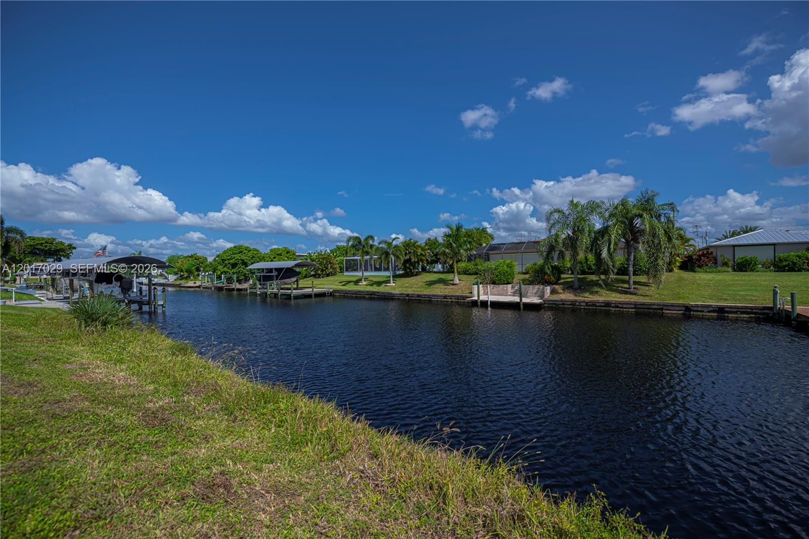 Real estate property located at 3725 SE 13th Ave, Lee, Cape Coral, Cape Coral, FL