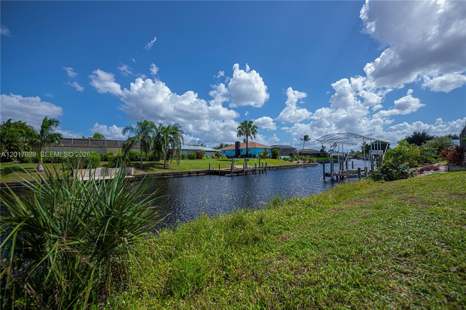 Real estate property located at 3725 SE 13th Ave, Lee, Cape Coral, Cape Coral, FL