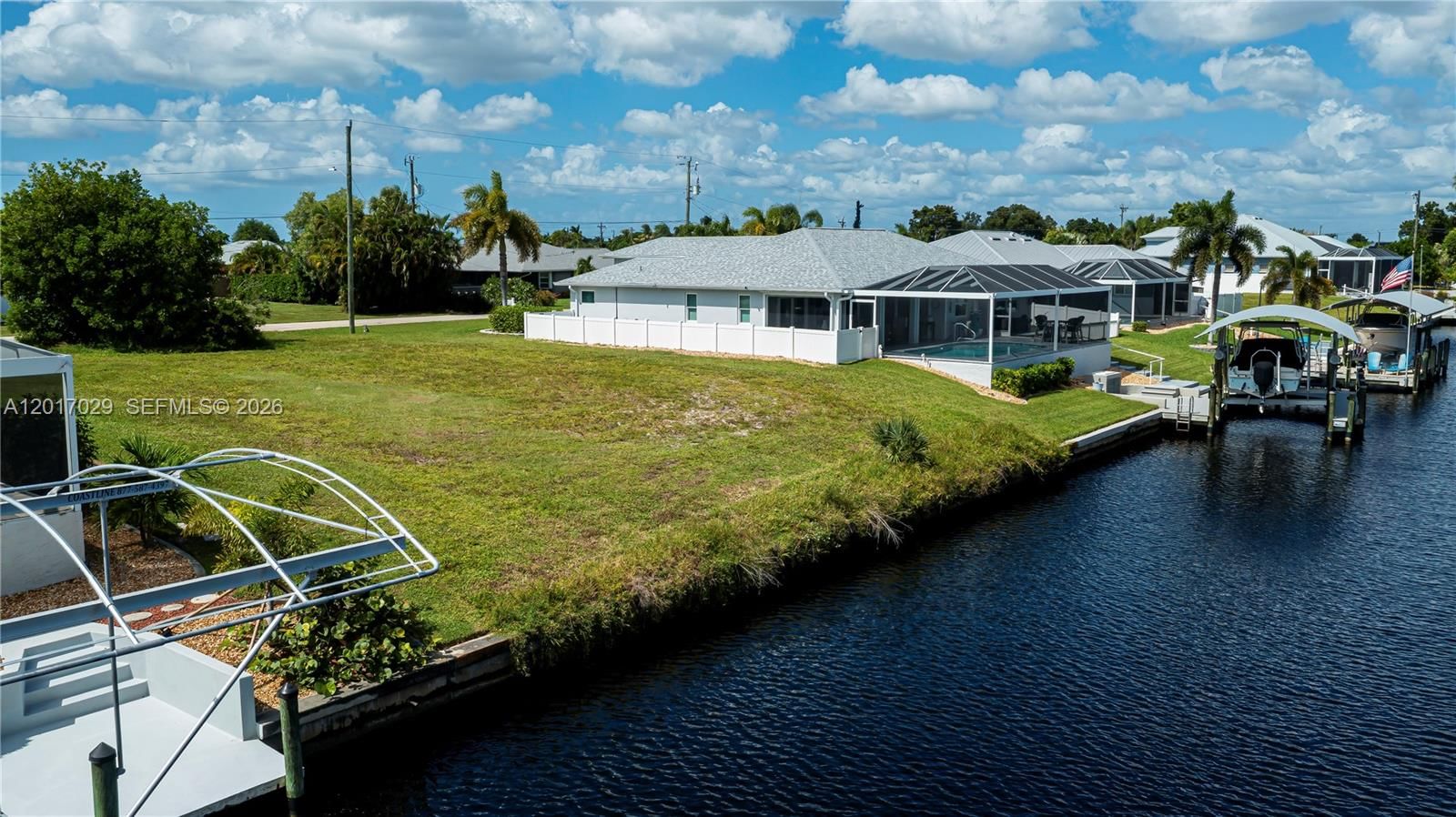 Real estate property located at 3725 SE 13th Ave, Lee, Cape Coral, Cape Coral, FL