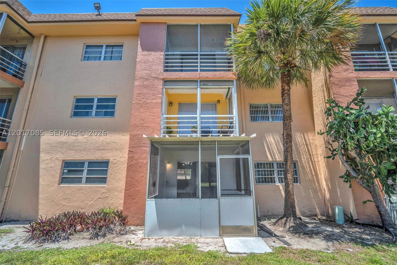Real estate property located at 4101 26th St #158, Broward, Gardens At Lauderhill Con, Lauderhill, FL