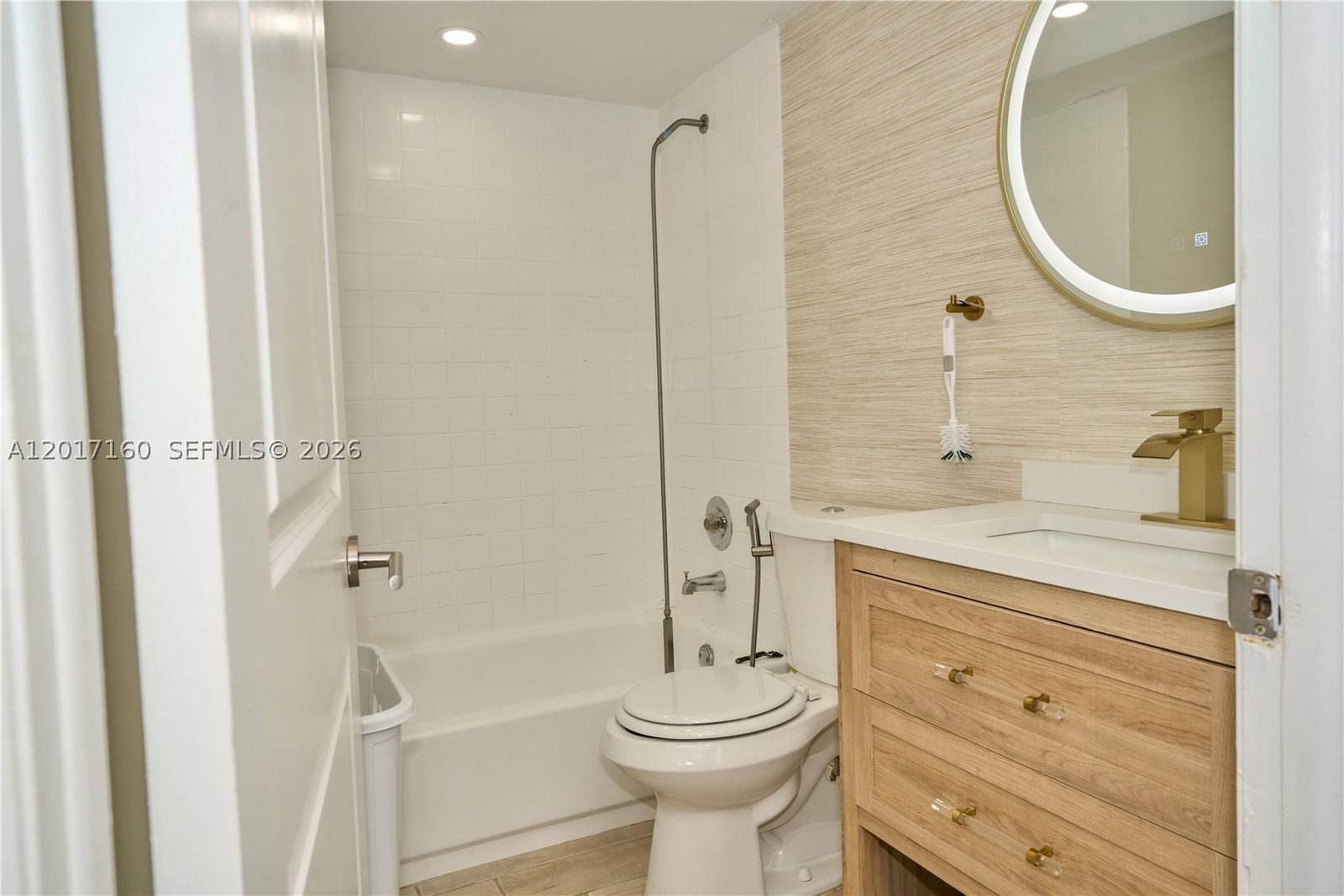 Real estate property located at 8240 210th St #207, Miami-dade, Saga Bay Gardens Condo, Cutler Bay, FL