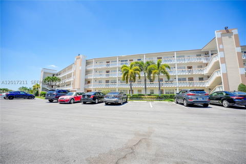 Real estate property located at 4082 Cornwall E #4082, Palm Beach, Cornwall At Century Villa, Boca Raton, FL