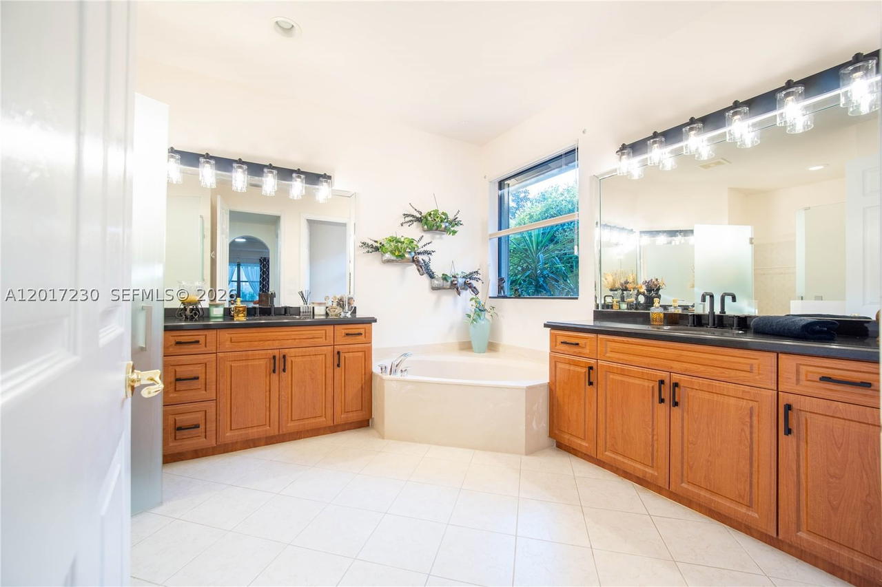 Real estate property located at 7543 Via Grande, Palm Beach, Tivoli Reserve, Boynton Beach, FL
