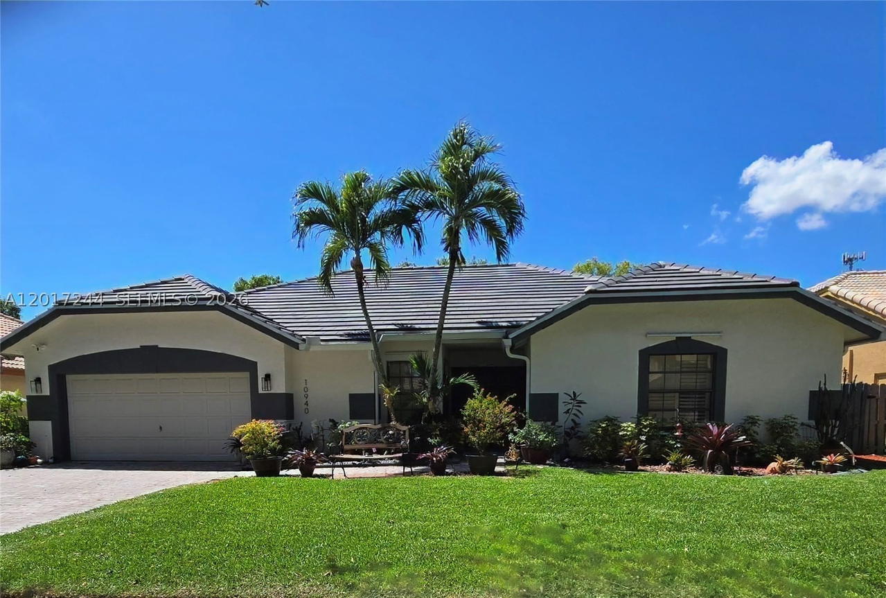 Real estate property located at 10940 18th Ct, Broward, Jacaranda Parcel 108, Plantation, FL