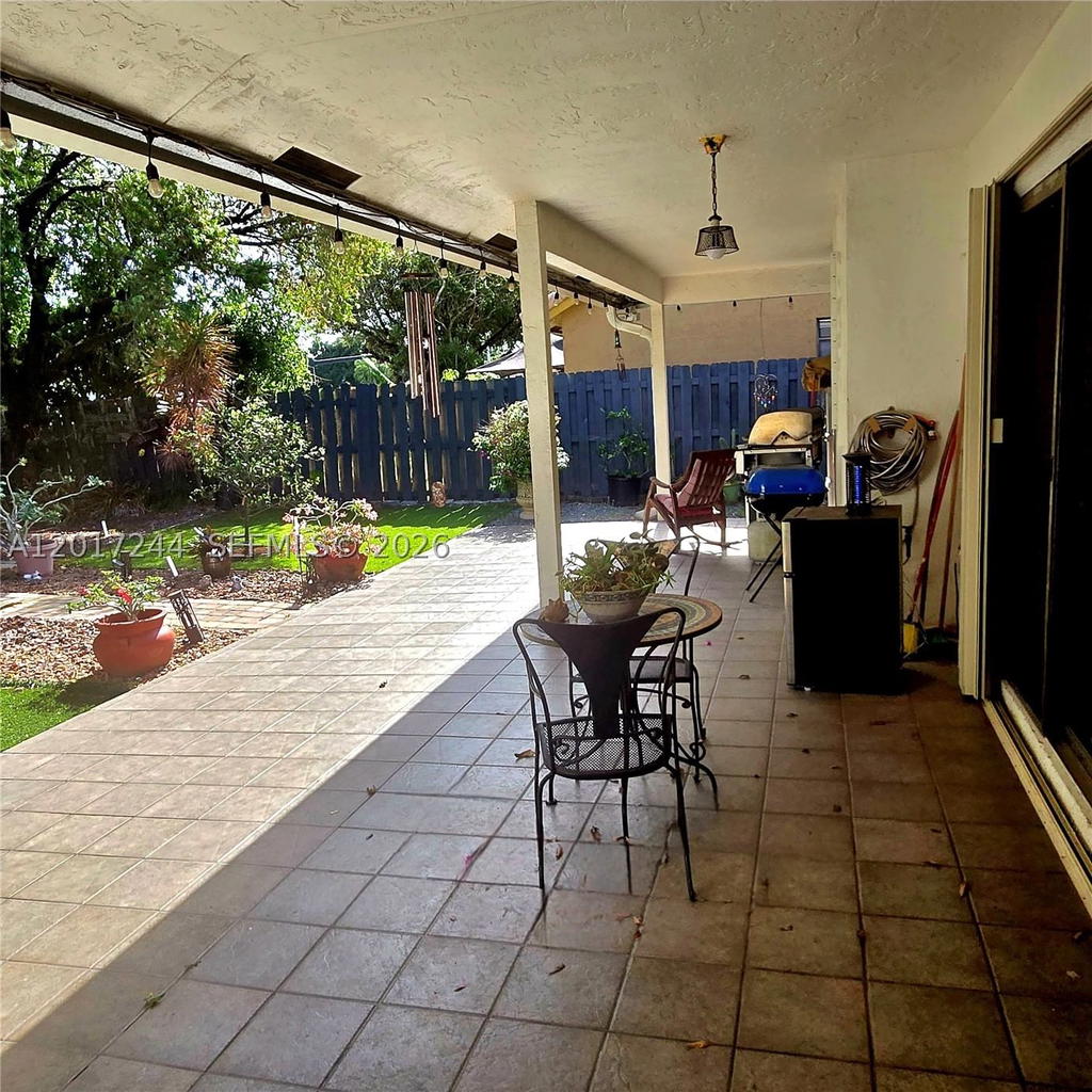 Real estate property located at 10940 18th Ct, Broward, Jacaranda Parcel 108, Plantation, FL