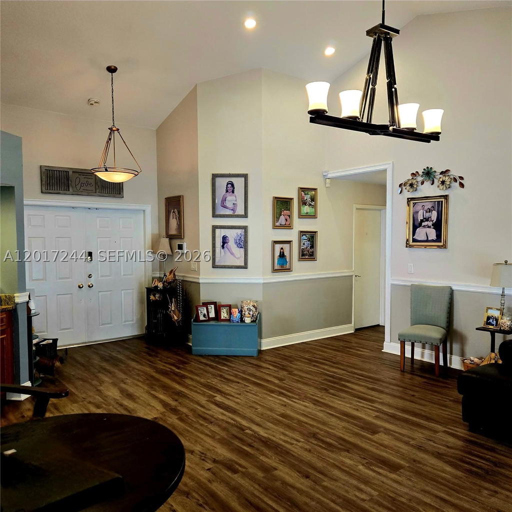 Real estate property located at 10940 18th Ct, Broward, Jacaranda Parcel 108, Plantation, FL