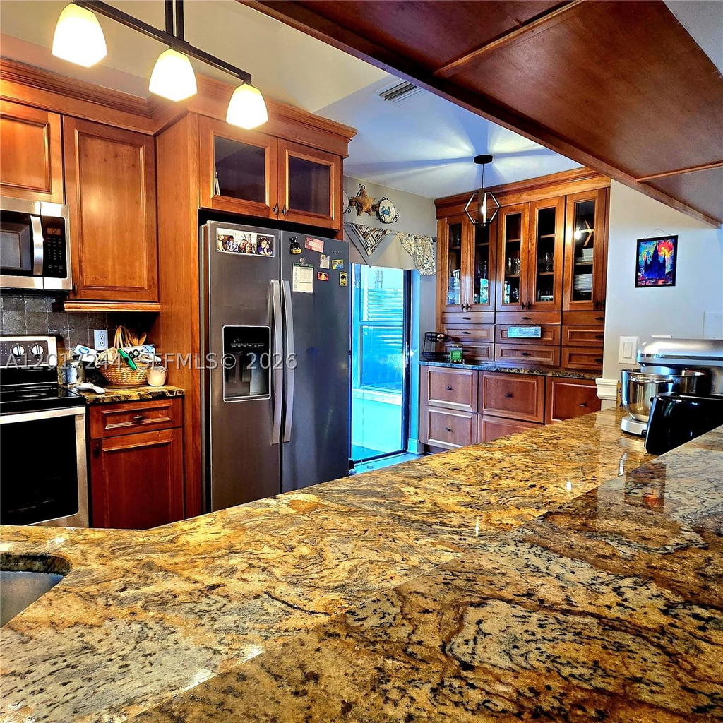 Real estate property located at 10940 18th Ct, Broward, Jacaranda Parcel 108, Plantation, FL