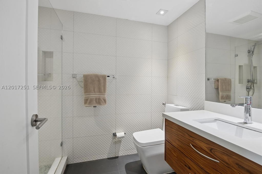 Real estate property located at 5660 Collins Ave #6C, Miami-dade, Fifty Six-sixty Collins A, Miami Beach, FL