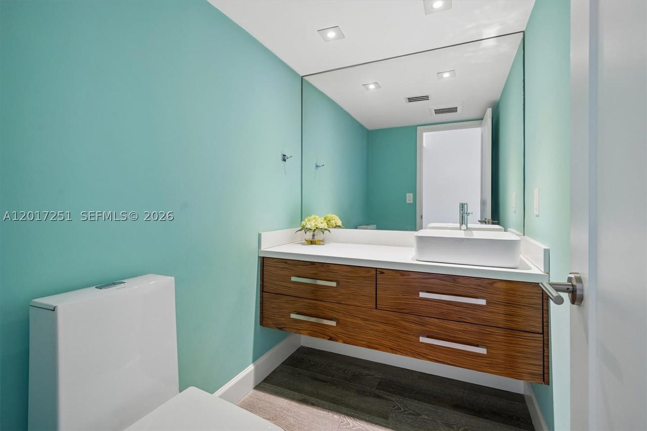 Real estate property located at 5660 Collins Ave #6C, Miami-dade, Fifty Six-sixty Collins A, Miami Beach, FL