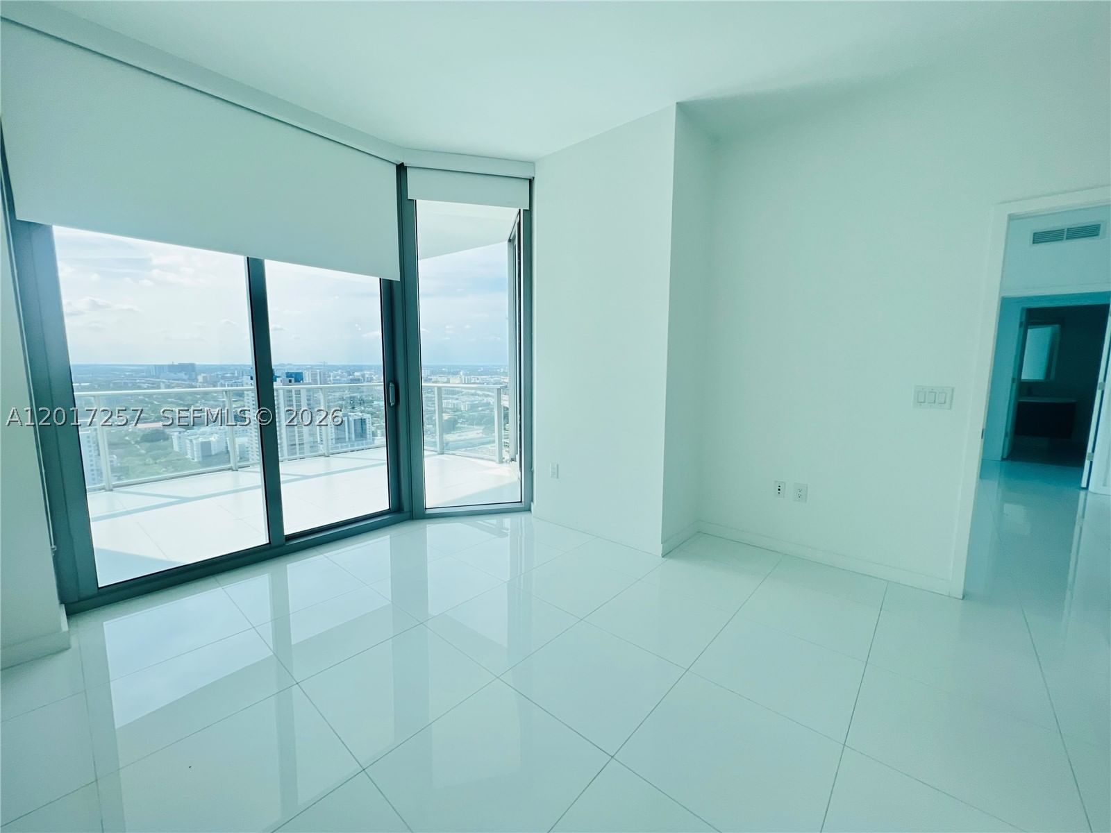 Real estate property located at 851 1st Av #2808, Miami-dade, Paramount Miami World Cent, Miami, FL