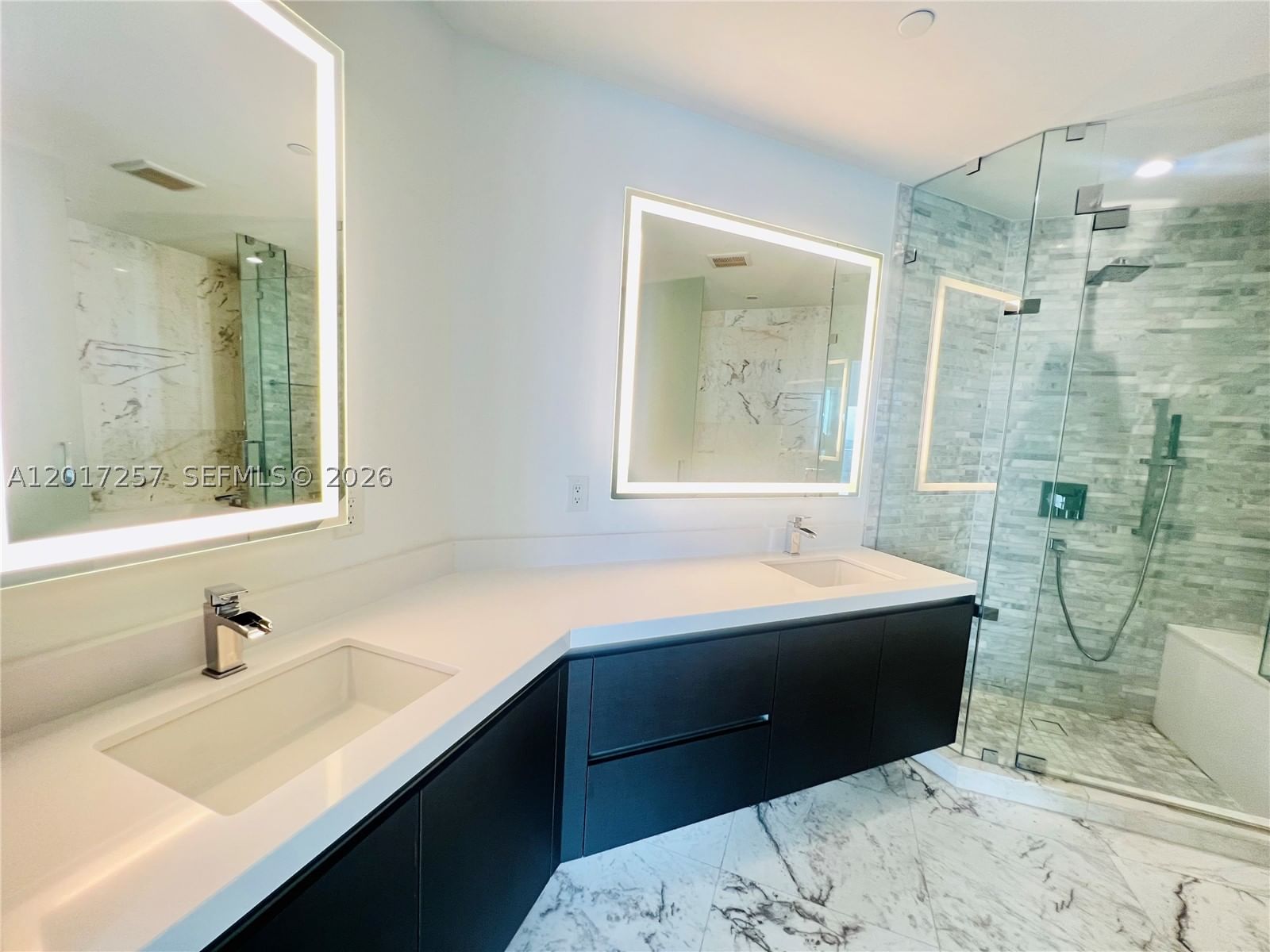 Real estate property located at 851 1st Av #2808, Miami-dade, Paramount Miami World Cent, Miami, FL