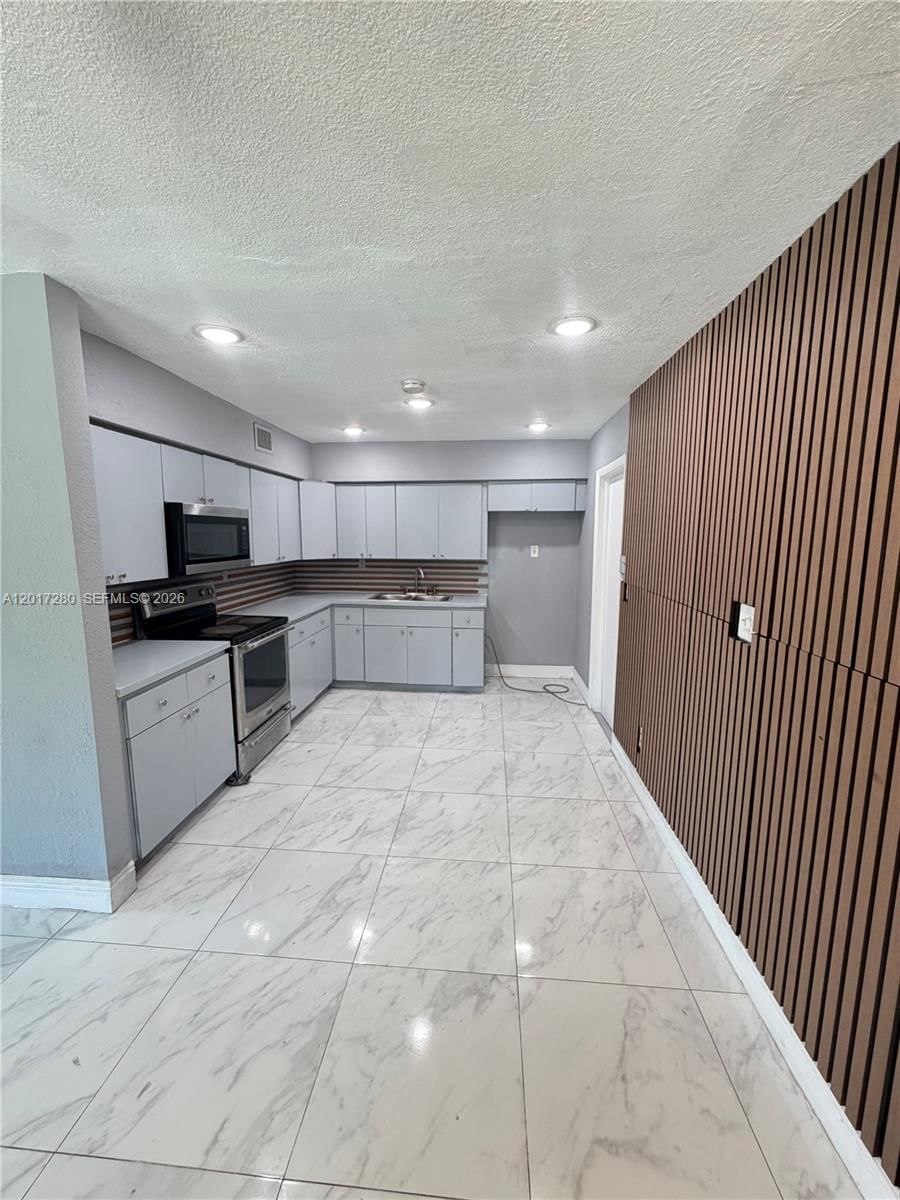 Real estate property located at 850 113th St, Miami-dade, Pinewood Park Extension, Miami, FL