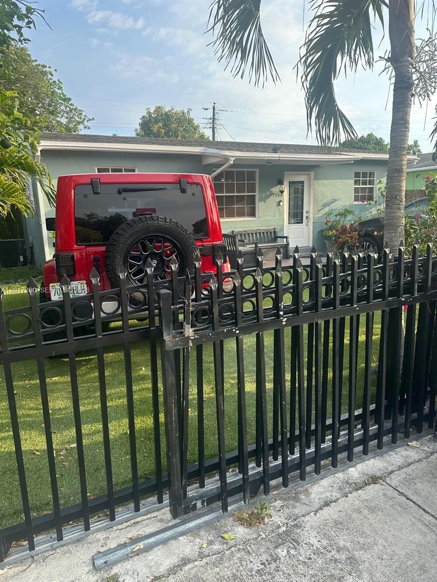Real estate property located at 1560 154th St, Miami-dade, Washington Park, North Miami Beach, FL