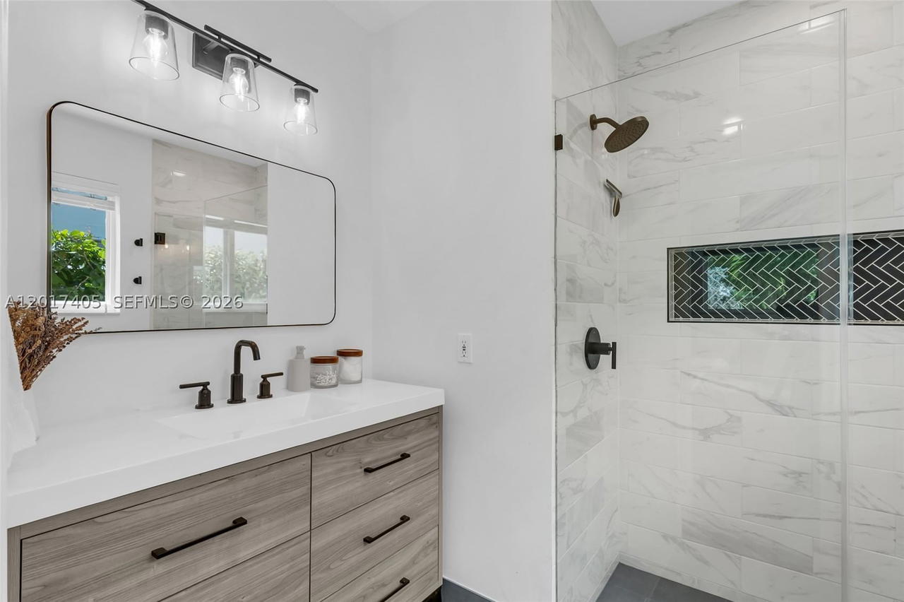 Real estate property located at 1425 Venetia Ave, Miami-dade, Coral Gables Granada Sec, Coral Gables, FL