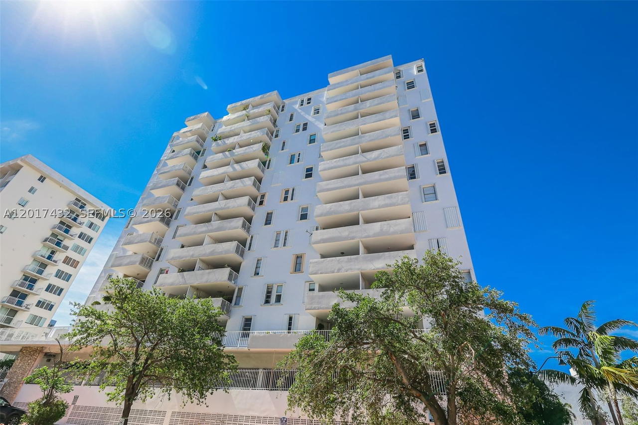 Real estate property located at 1331 Lincoln Rd #704, Miami-dade, Lincoln West Towers Condo, Miami Beach, FL