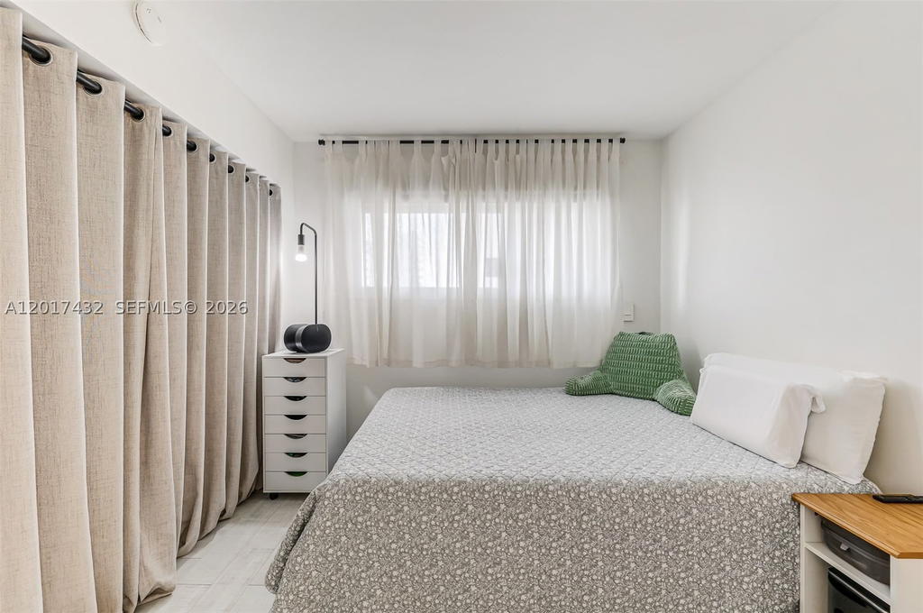 Real estate property located at 1331 Lincoln Rd #704, Miami-dade, Lincoln West Towers Condo, Miami Beach, FL