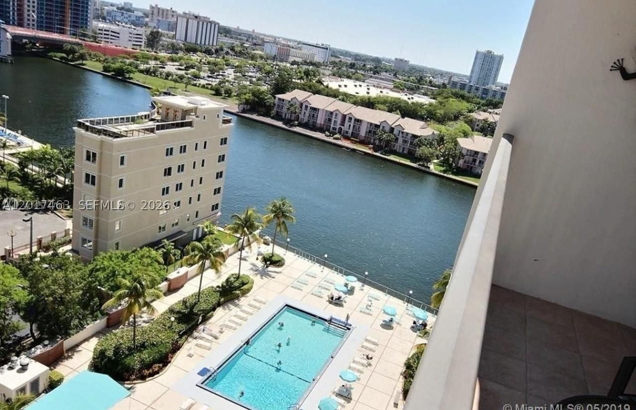 Real estate property located at 3800 Ocean Dr #1208, Broward, Hallmark Of Hollywood Con, Hollywood, FL