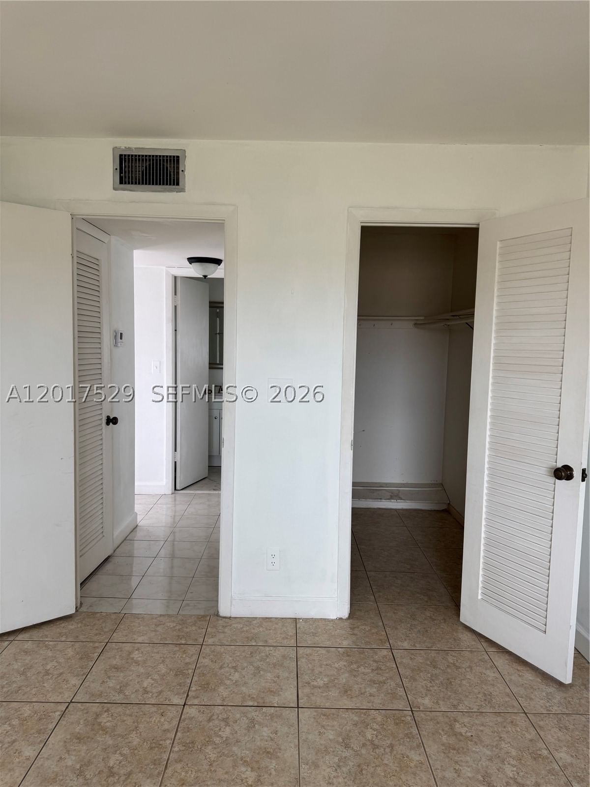 Real estate property located at 9041 Sunrise Lakes Blvd #303, Broward, Sunrise Lakes 90 Condo, Sunrise, FL