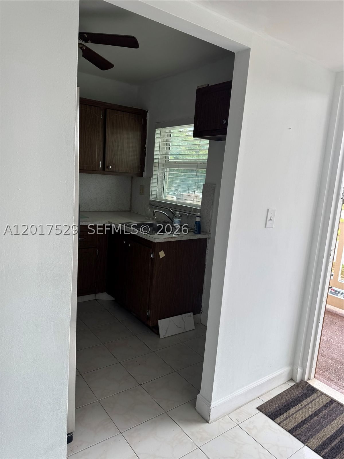 Real estate property located at 9041 Sunrise Lakes Blvd #303, Broward, Sunrise Lakes 90 Condo, Sunrise, FL