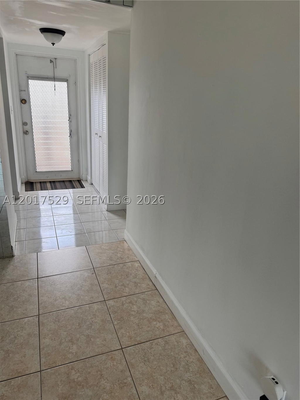 Real estate property located at 9041 Sunrise Lakes Blvd #303, Broward, Sunrise Lakes 90 Condo, Sunrise, FL