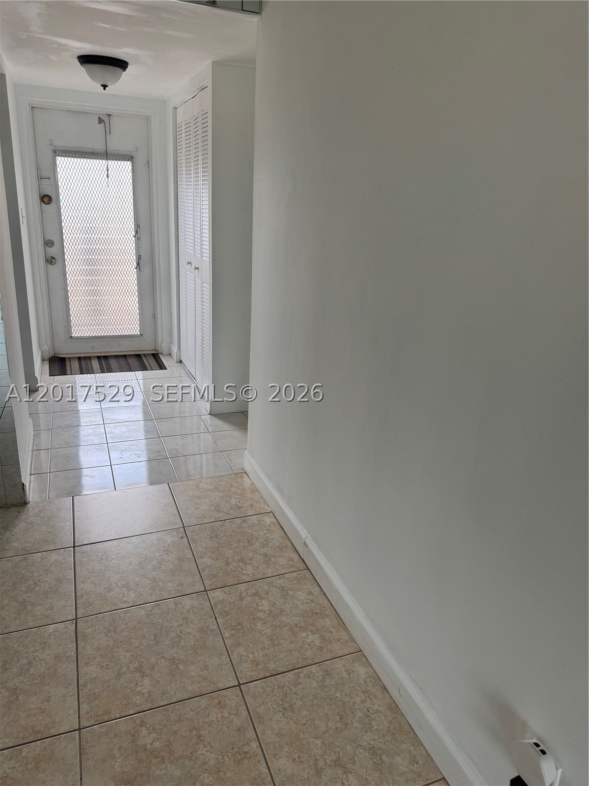 Real estate property located at 9041 Sunrise Lakes Blvd #303, Broward, Sunrise Lakes 90 Condo, Sunrise, FL